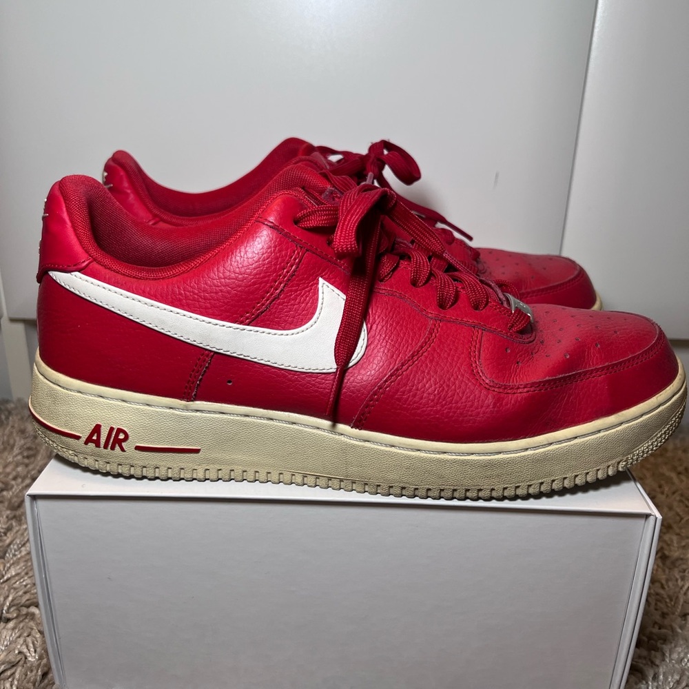Nike Men's Red Sneakers